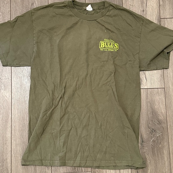 Bull’s Tavern graphic tee - Picture 1 of 3
